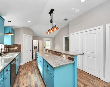 1322 E 36th Street - Photo Thumbnail 22