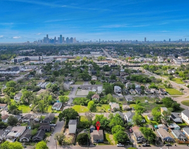 1322 E 36th Street - Photo Thumbnail 44