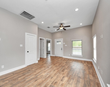 1322 E 36th Street - Photo Thumbnail 13