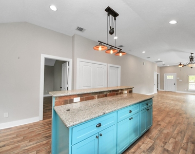 1322 E 36th Street - Photo Thumbnail 24