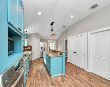 1322 E 36th Street - Photo Thumbnail 23
