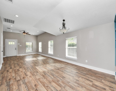 1322 E 36th Street - Photo Thumbnail 18