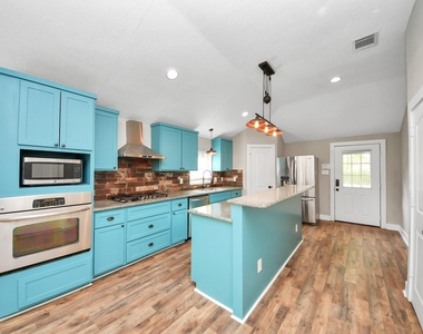 1322 E 36th Street - Photo Thumbnail 20