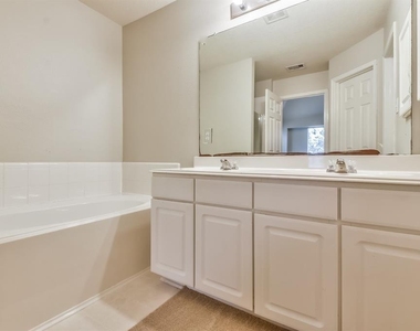 9845 Youpon Ridge Way - Photo Thumbnail 18