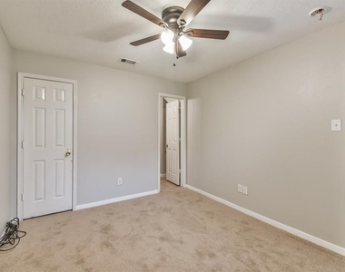 9845 Youpon Ridge Way - Photo Thumbnail 15