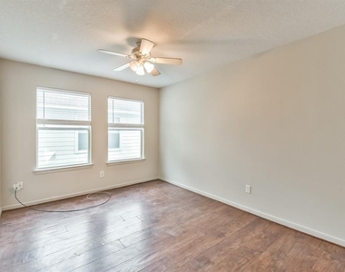 9845 Youpon Ridge Way - Photo Thumbnail 7