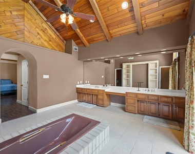 9714 Godstone Lane - Photo Thumbnail 18