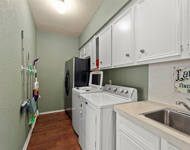 9714 Godstone Lane - Photo Thumbnail 40