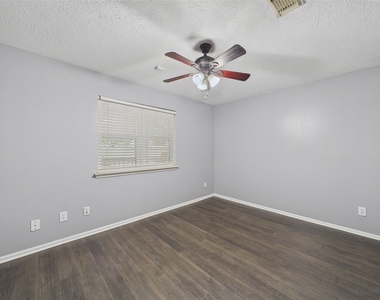 3718 Brookwood Drive - Photo Thumbnail 20