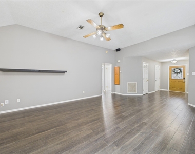 3718 Brookwood Drive - Photo Thumbnail 6