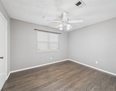 3718 Brookwood Drive - Photo Thumbnail 17