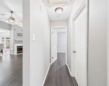 3718 Brookwood Drive - Photo Thumbnail 19