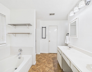 3718 Brookwood Drive - Photo Thumbnail 14