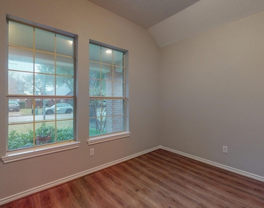 1214 Sand Pines - Photo Thumbnail 9