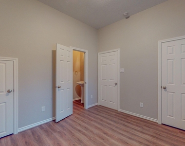 1214 Sand Pines - Photo Thumbnail 10