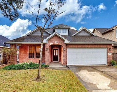 1214 Sand Pines - Photo Thumbnail 4