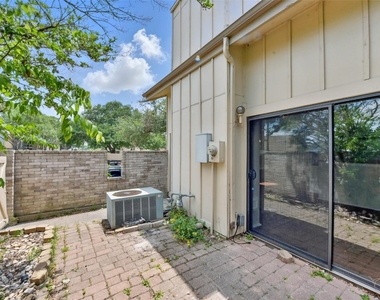 3126 Windchase Boulevard - Photo Thumbnail 30