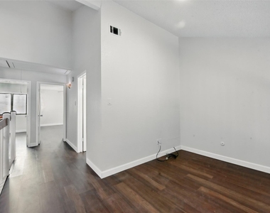 3126 Windchase Boulevard - Photo Thumbnail 22