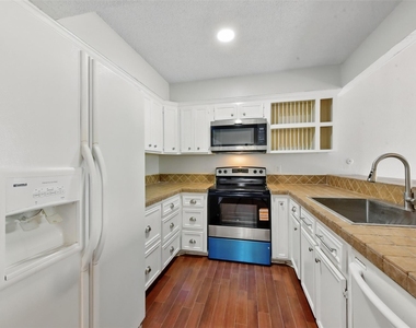 3126 Windchase Boulevard - Photo Thumbnail 16