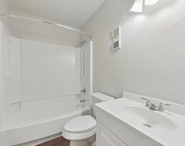 3126 Windchase Boulevard - Photo Thumbnail 28