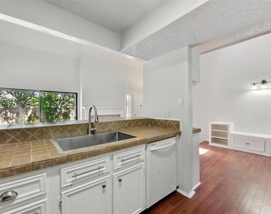 3126 Windchase Boulevard - Photo Thumbnail 18