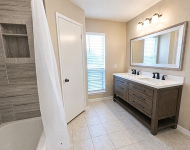 2506 Radcliffe Drive - Photo Thumbnail 5