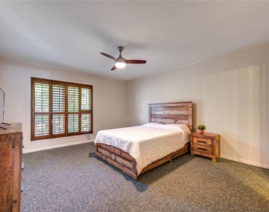 2232 S Piney Point Road - Photo Thumbnail 12