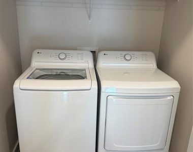 17318 N Eldridge Parkway - Photo Thumbnail 10