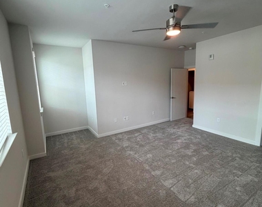 17318 N Eldridge Parkway - Photo Thumbnail 12