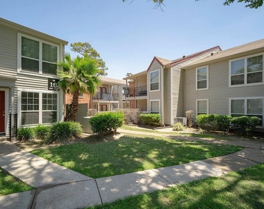 12800 Woodforest Boulevard - Photo Thumbnail 9