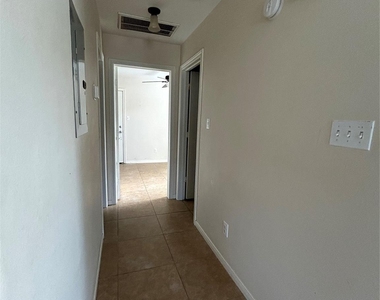 3735 Putnam Drive - Photo Thumbnail 10