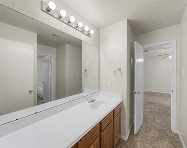 1111 Auburn View Lane - Photo Thumbnail 20
