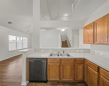 1111 Auburn View Lane - Photo Thumbnail 8