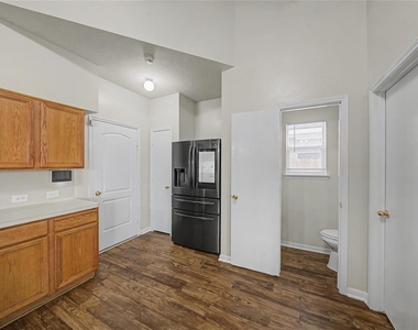 1111 Auburn View Lane - Photo Thumbnail 9