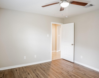 18003 Dalton Shadow Lane - Photo Thumbnail 12
