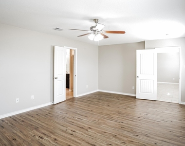 18003 Dalton Shadow Lane - Photo Thumbnail 7
