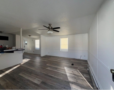 1511 #4 Jones Street - Photo Thumbnail 1