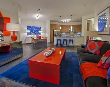 2111 Westheimer Road - Photo Thumbnail 3