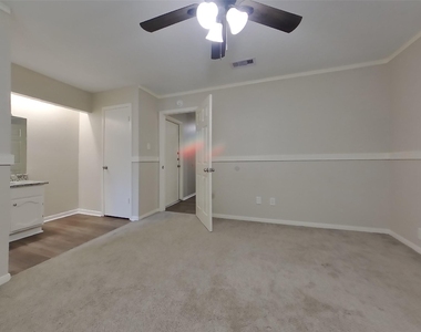 2706 King James Court - Photo Thumbnail 4