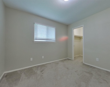 2706 King James Court - Photo Thumbnail 8