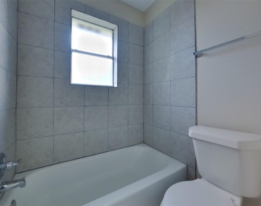 2706 King James Court - Photo Thumbnail 7