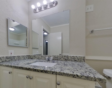2706 King James Court - Photo Thumbnail 12
