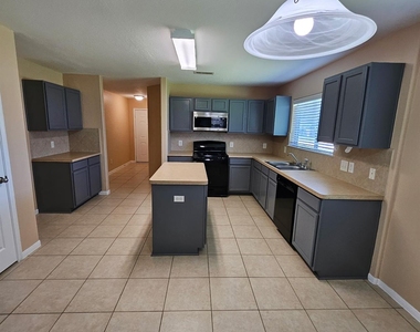 21362 Slate Crossing Lane - Photo Thumbnail 3