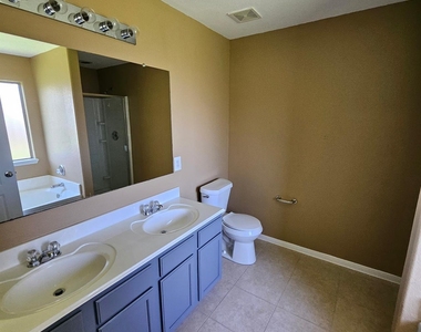 21362 Slate Crossing Lane - Photo Thumbnail 5