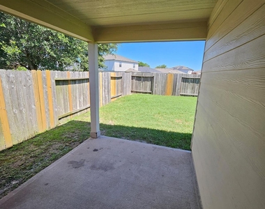 21362 Slate Crossing Lane - Photo Thumbnail 10