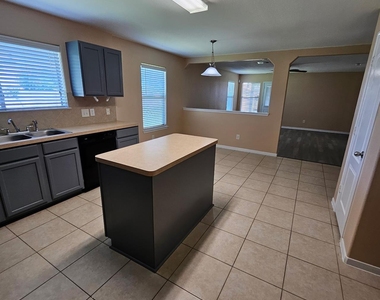 21362 Slate Crossing Lane - Photo Thumbnail 9