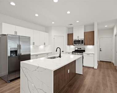 2635 Aruba Bend Drive - Photo Thumbnail 4