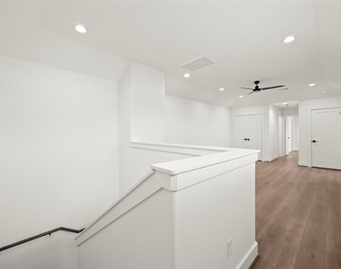 2635 Aruba Bend Drive - Photo Thumbnail 18