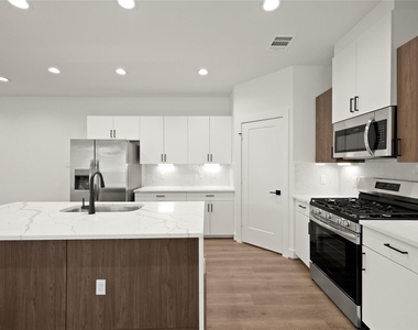 2635 Aruba Bend Drive - Photo Thumbnail 3