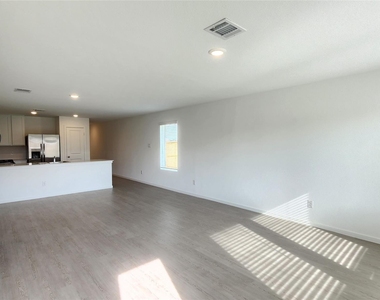 6303 Geyser Starish Drive - Photo Thumbnail 8